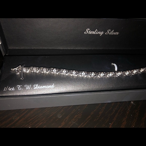 Bracelet - Picture 1 of 4
